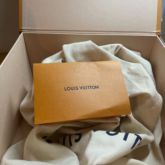 Louis Vuitton Hot Springs Backpack - Picture 4 of 4